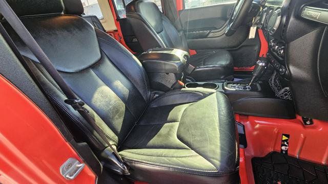 Used 2013 Jeep Wrangler Unlimited Sahara AWD/4WD image 31
