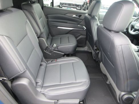 New 2026 Chevrolet Traverse LT w/ Sun and Wheel Package image 17