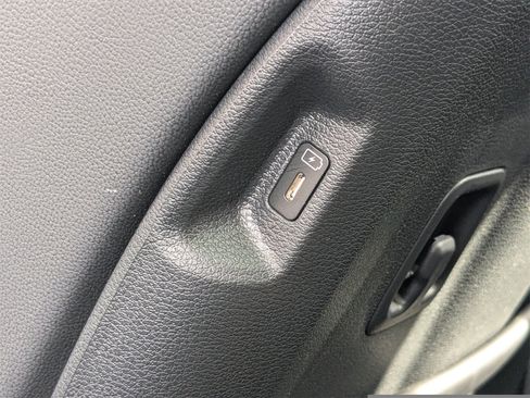 Used 2025 Kia Sportage EX w/ EX Premium Package image 22