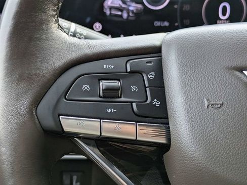 Used 2022 Cadillac Escalade Premium Luxury AWD/4WD image 27