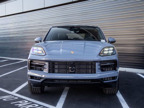 Used 2026 Porsche Cayenne Coupe AWD/4WD image 10