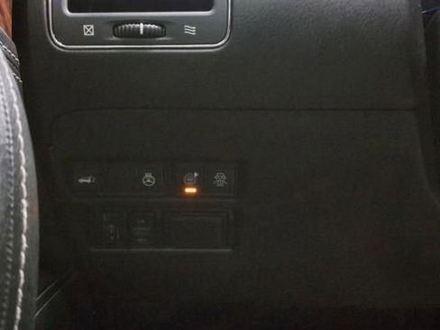 Used 2019 Nissan Armada Platinum w/ Interior Lighting Package image 36