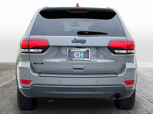 Used 2019 Jeep Grand Cherokee Laredo AWD/4WD image 7