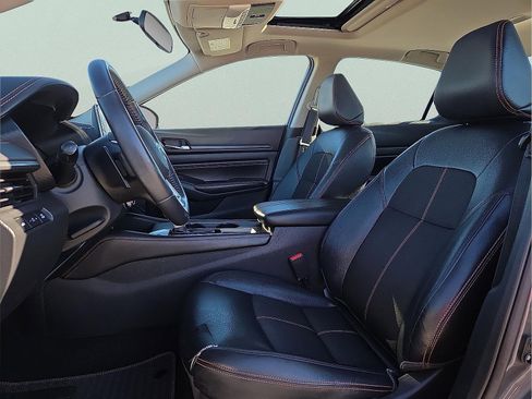 Used 2019 Nissan Altima 2.5 SR w/ SR Premium Package image 14