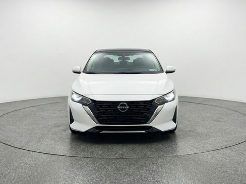 Used 2025 Nissan Sentra SV FWD image 2