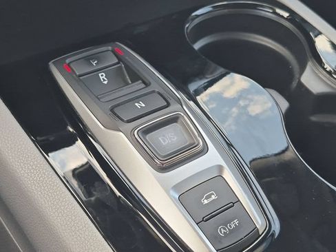 Used 2018 Honda Pilot Touring image 9