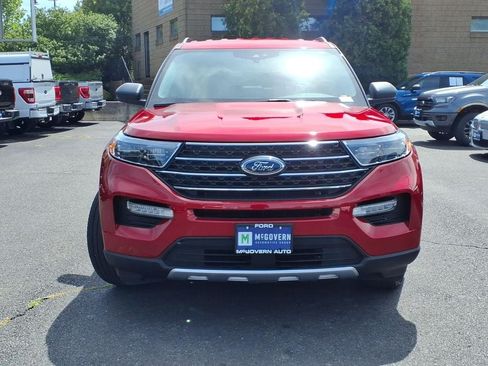 Used 2023 Ford Explorer XLT w/ Equipment Group 202A AWD/4WD image 3