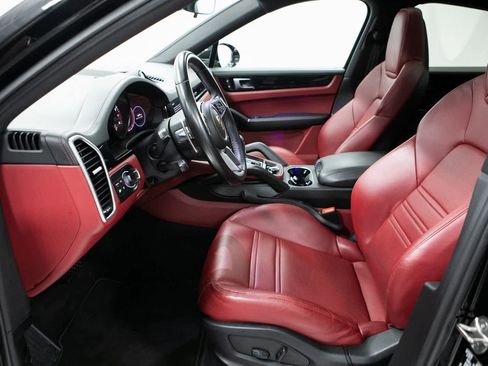 Certified 2022 Porsche Cayenne image 16