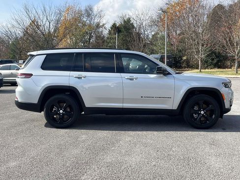 New 2025 Jeep Grand Cherokee L Limited w/ Luxury Tech Group II AWD/4WD image 8