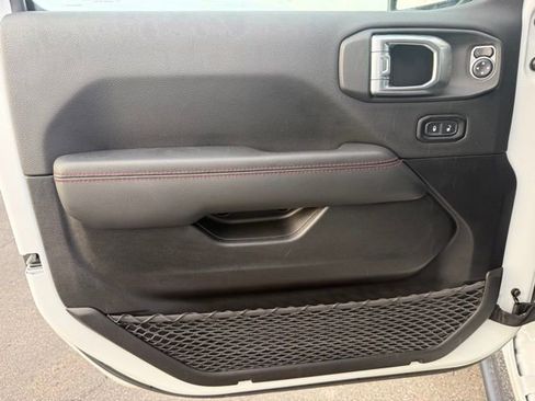 Used 2023 Jeep Gladiator Rubicon w/ Cold Weather Group image 14