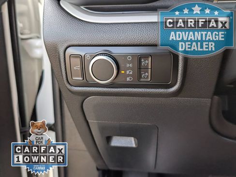 Used 2024 Ford Explorer XLT AWD/4WD image 11