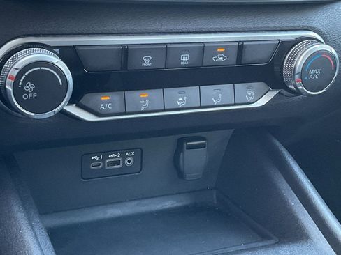 Used 2025 Nissan Altima 2.5 SV image 30