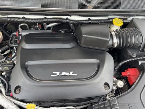 Used 2018 Chrysler Pacifica Touring-L Plus w/ Advanced Safetytec Group image 41