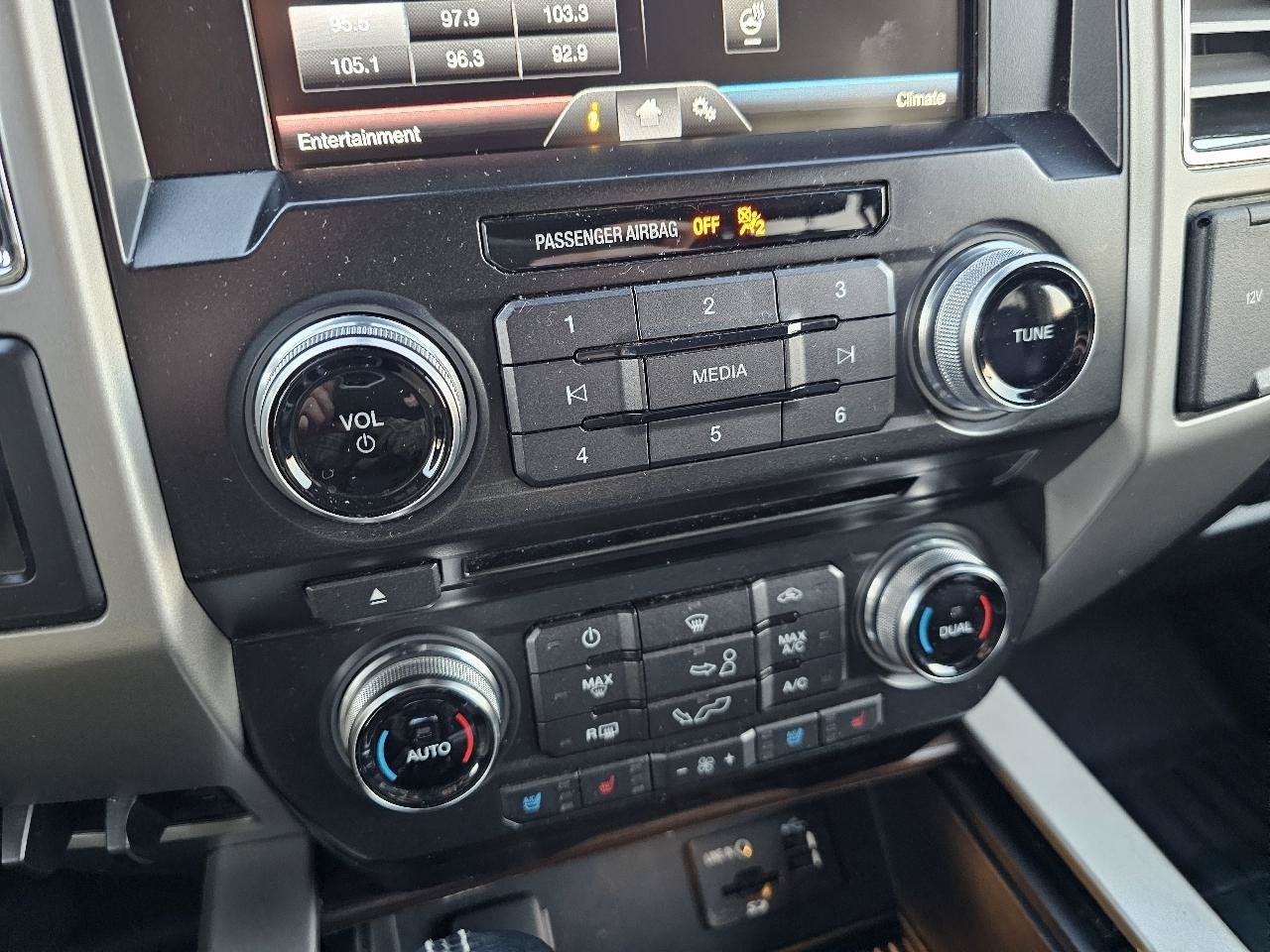 Used 2015 Ford F150 Lariat w/ Equipment Group 502A Luxury AWD/4WD image 64