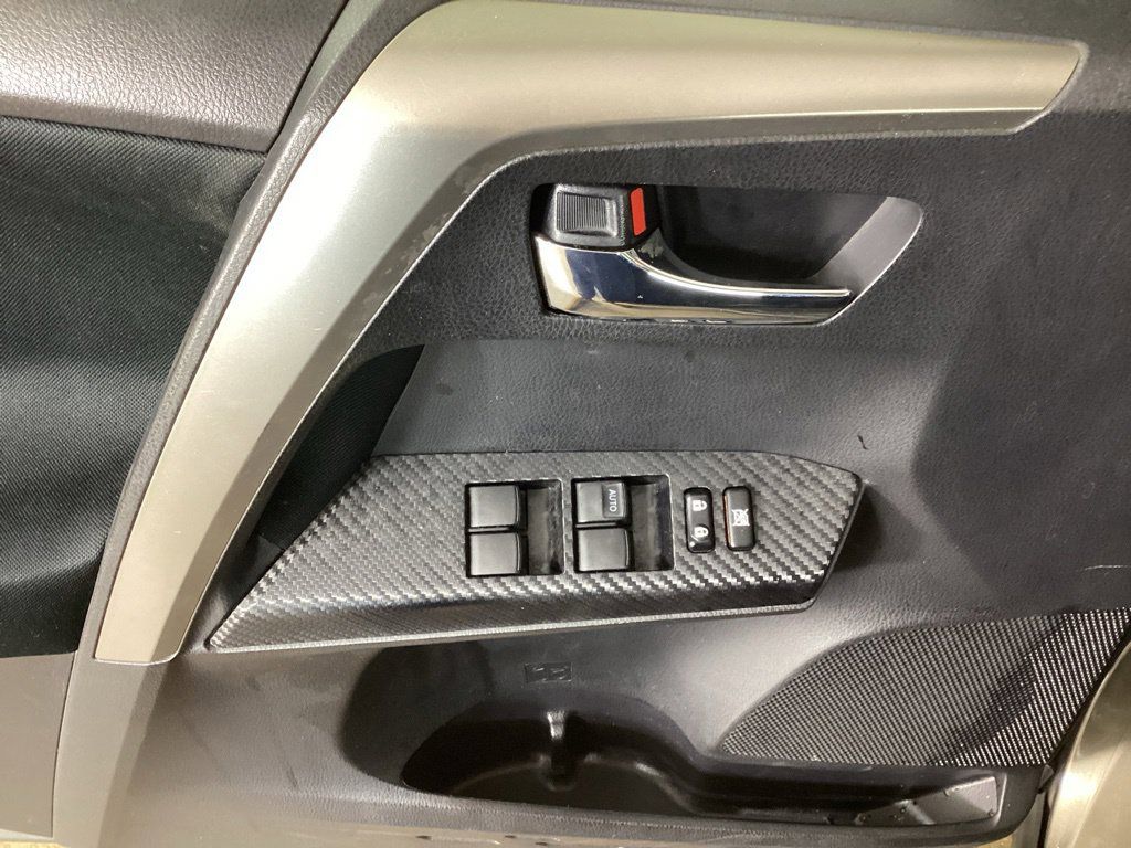 Used 2014 Toyota RAV4 XLE AWD/4WD image 11