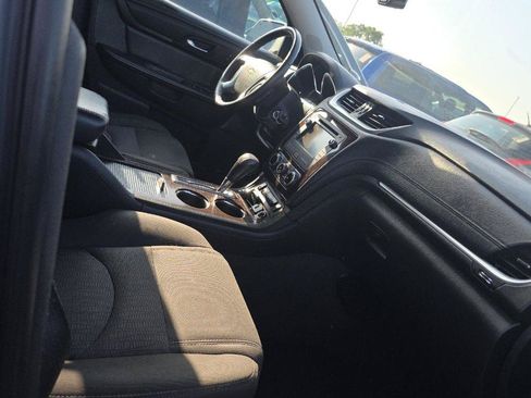 Used 2016 Chevrolet Traverse LT FWD image 7
