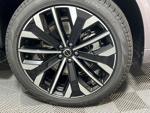 New 2026 Volvo XC90 B6 Plus w/ Protection Package Premier image 19