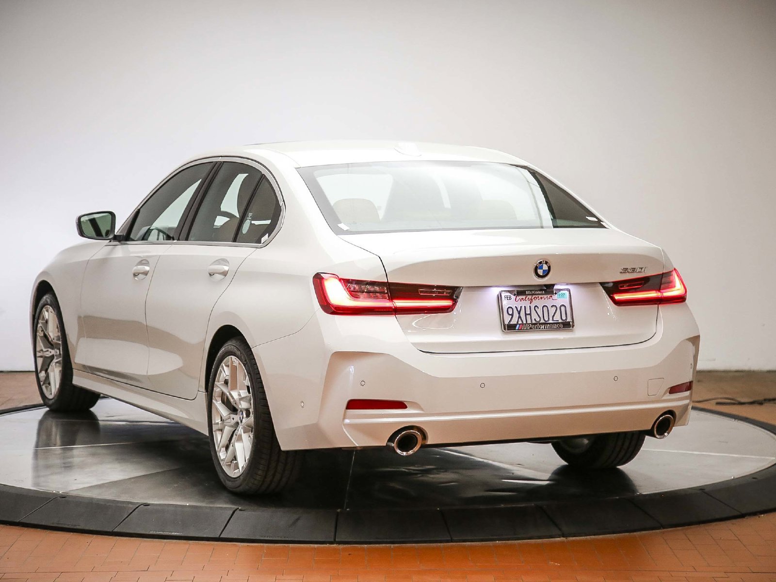 Used 2026 BMW 330i Sedan w/ Premium Package RWD image 2