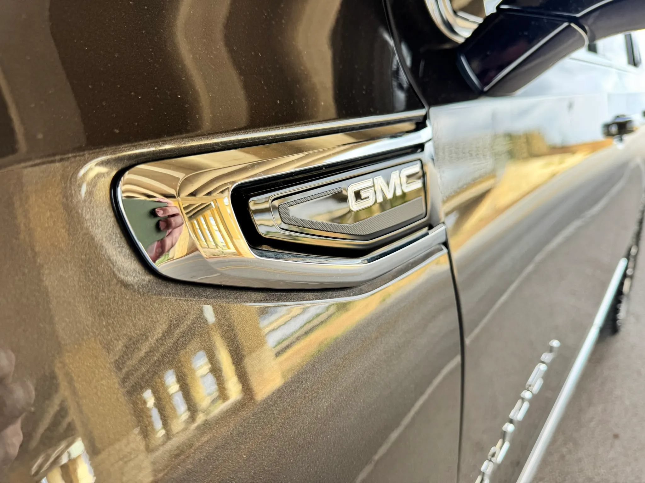 Used 2021 GMC Yukon SLT w/ SLT Luxury Plus Package AWD/4WD image 9