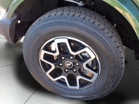 Used 2025 Ford Bronco Outer Banks image 24