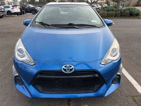 Used 2015 Toyota Prius C Two image 2