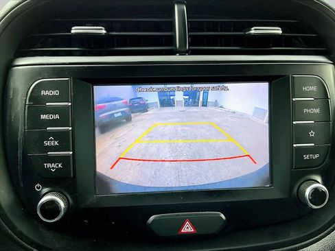 Used 2020 Kia Soul LX FWD image 28