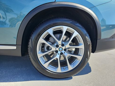 Used 2025 BMW X5 sDrive40i w/ Executive Package image 34