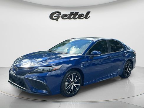 Certified 2023 Toyota Camry SE FWD image 1