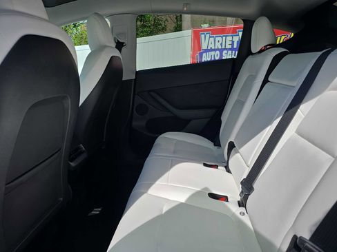 Used 2023 Tesla Model Y AWD image 20