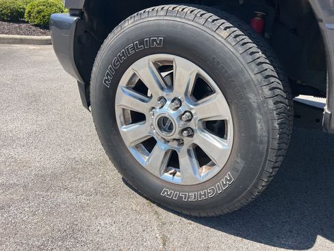 Used 2017 Ford F250 Platinum w/ Platinum Ultimate Package AWD/4WD image 9