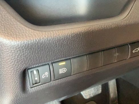 Certified 2025 Toyota RAV4 XLE w/ Convenience Package FWD image 21