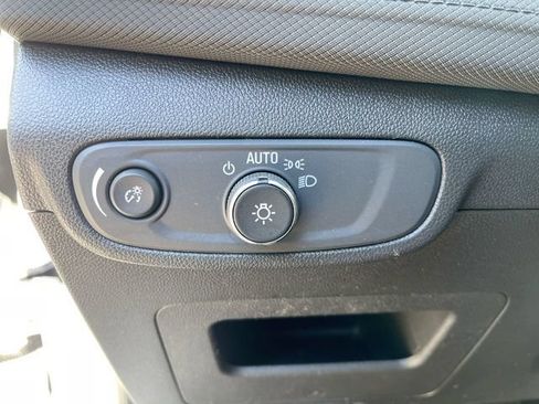 Used 2025 Chevrolet TrailBlazer LS w/ LS Convenience Package AWD/4WD image 18