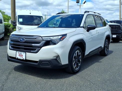 Certified 2025 Subaru Forester Premium AWD/4WD image 3