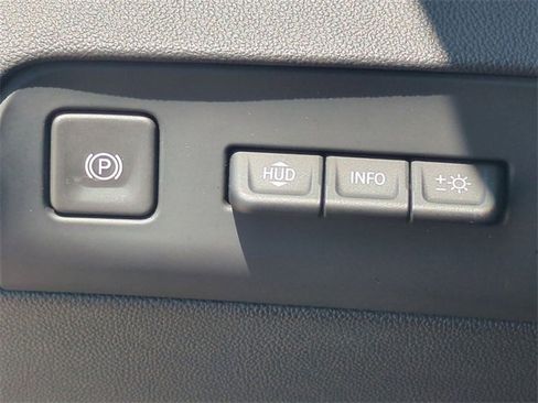 Used 2024 Buick Enclave Premium image 18