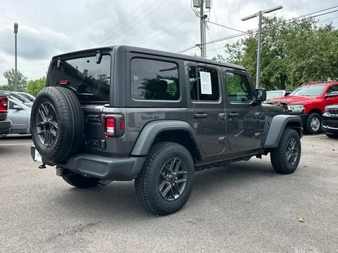 Used 2024 Jeep Wrangler Unlimited Sport AWD/4WD image 18