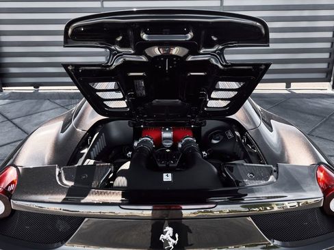 Used 2015 Ferrari 458 Spider RWD image 24