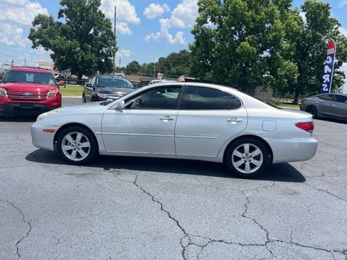 Used 2005 Lexus ES 330 w/ DVD Navigation System Pkg FWD image 9