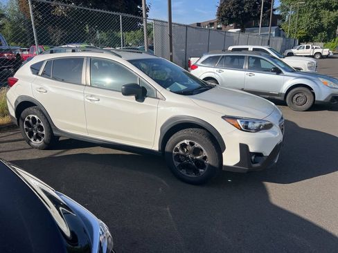 Used 2021 Subaru Crosstrek 2.0i AWD/4WD image 2