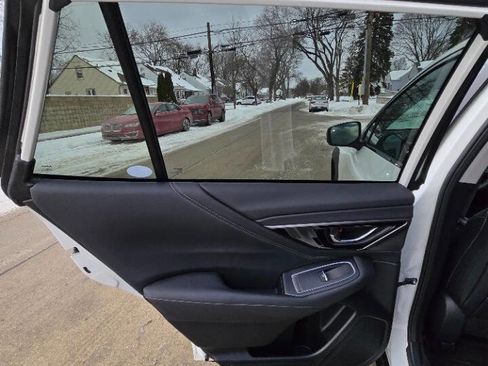 Used 2025 Subaru Outback Limited image 21