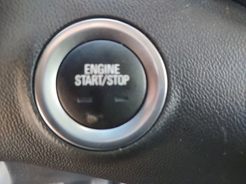 Used 2024 GMC Terrain SLE FWD image 15