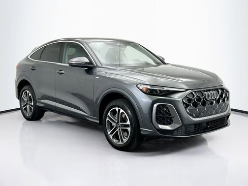 Used 2025 Audi Q5 Premium Plus w/ Premium Plus AWD/4WD image 4