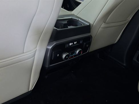 Used 2018 Ford Expedition Platinum RWD image 28