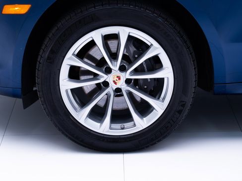 Certified 2026 Porsche Macan AWD/4WD image 12