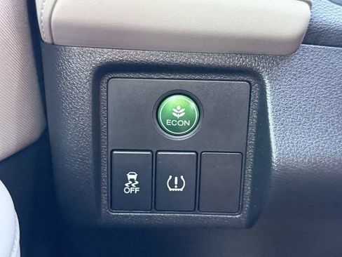 Used 2018 Honda HR-V EX image 27