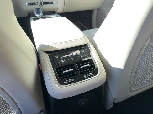 New 2026 Volvo XC90 T8 Ultra w/ Protection Package Premier image 16