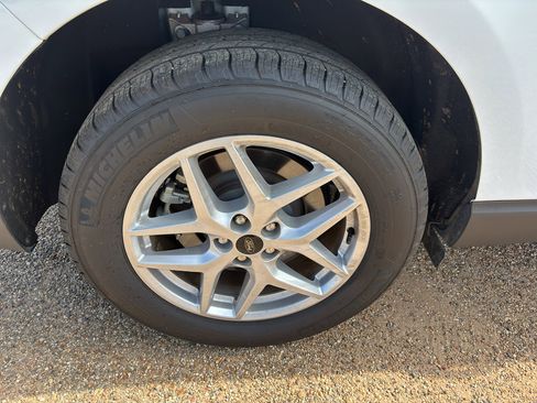 Used 2024 Ford Edge SEL w/ Convenience Package image 10