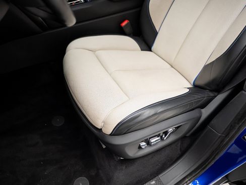 Used 2021 Rolls-Royce Cullinan Black Badge image 63