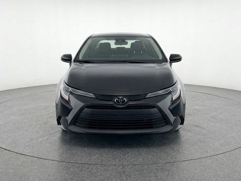 Used 2025 Toyota Corolla LE FWD image 2