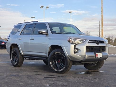 Used 2023 Toyota 4Runner TRD Off-Road Premium image 2