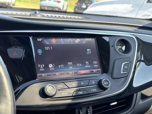 Used 2017 Buick Envision Essence FWD image 18